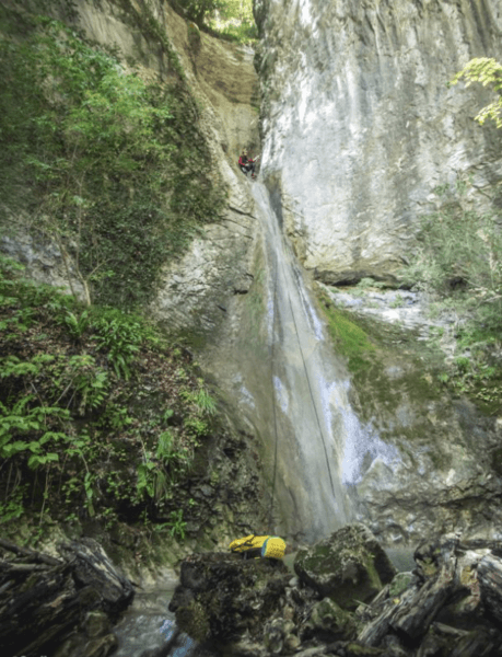 canyoning avec le bureau des guides des 2 Vallées